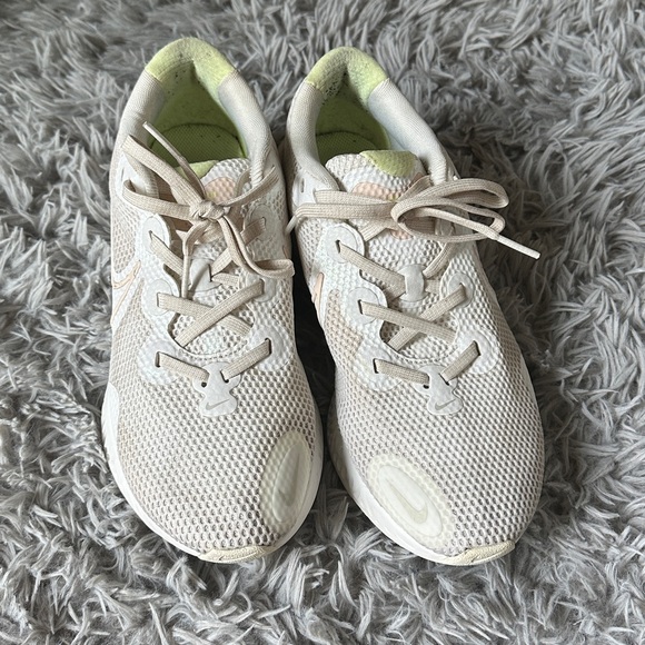 Nike Renew Sneakers - Picture 2 of 4